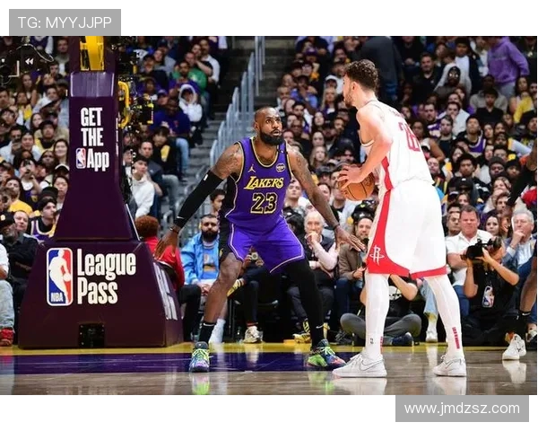 2014年7月30日火箭队与湖人队精彩对决回顾与赛后分析