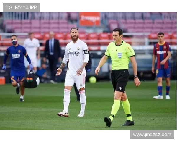 巴伦西亚与皇马对决裁判表现引发球迷热议与争议